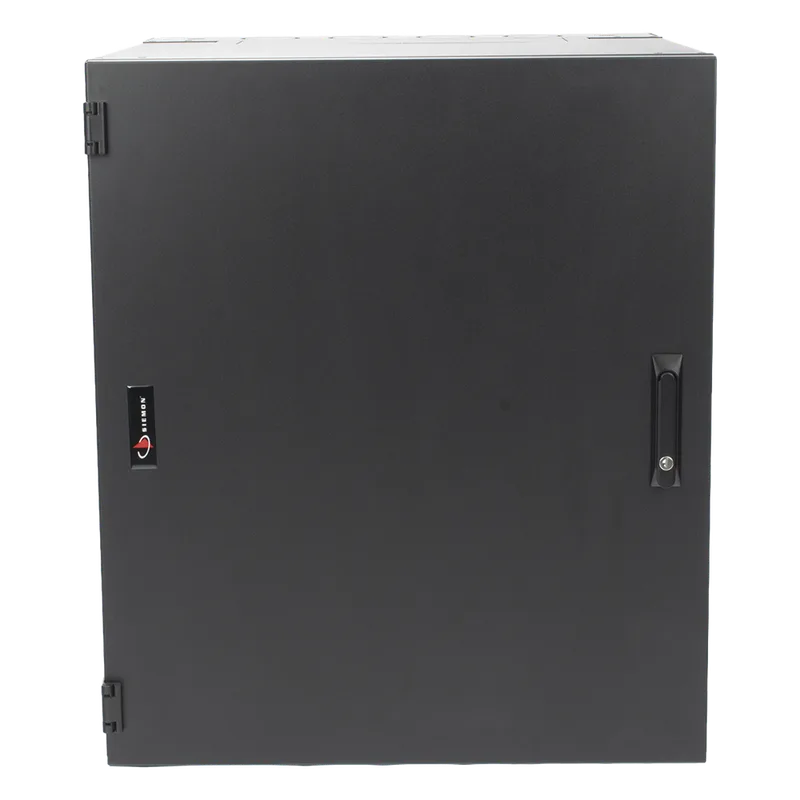 Gabinete de Montaje en Pared / 18U / 737 mm (29 in) Ancho / 762 mm (30 in) Profundidad / Paneles Laterales Ventilados / Puerta Sólida Frontal / Placa Trasera Abatible con Knockouts / Cerradura con Llave / Negro SIEMON WC3-S101-18