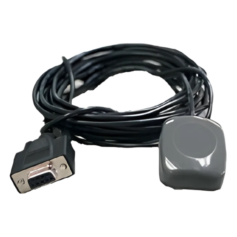 Combinación de Antena GPS y Receptor en un Sólo Componente, Incluyendo Cable y Conector RS-232 por Medio del Cual Proporciona Datos de Posicionamiento NMEA. GM158