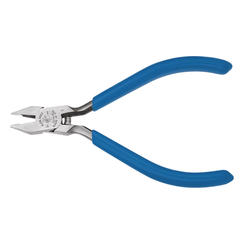 Pinzas de Corte Diagonal de 10.8 cm (4"), con Cortador de Cable Cinta de Níquel para uso Electrónico KLEIN TOOLS D230-4C