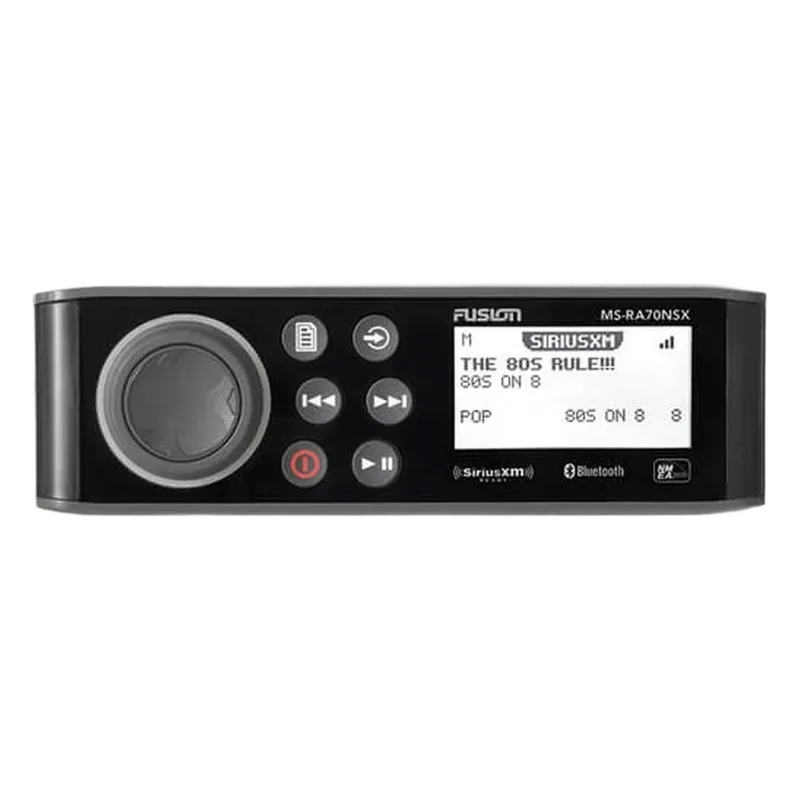 Sistema de Audio Marino MS-RA70 / Pantalla LCD Monocroma 2.6" / Tecnología Multi-Zone™️ 2 Zonas / Potencia Pico 200 W / Bluetooth® y ANT® / Compatible con SiriusXM y DAB+ / IPX7 / USB para Actualizaciones GARMIN 10-01516-30