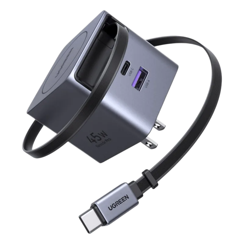 Cargador Rápido UGREEN 45W GaN / Cable Retráctil 0.7m / 3 Puertos USB-C + USB-A / Tecnología GaNInfinity 95% Eficiencia / 8 Capas Protección / Carga Simultánea 3 Dispositivos / Compacto para Viajes 65821