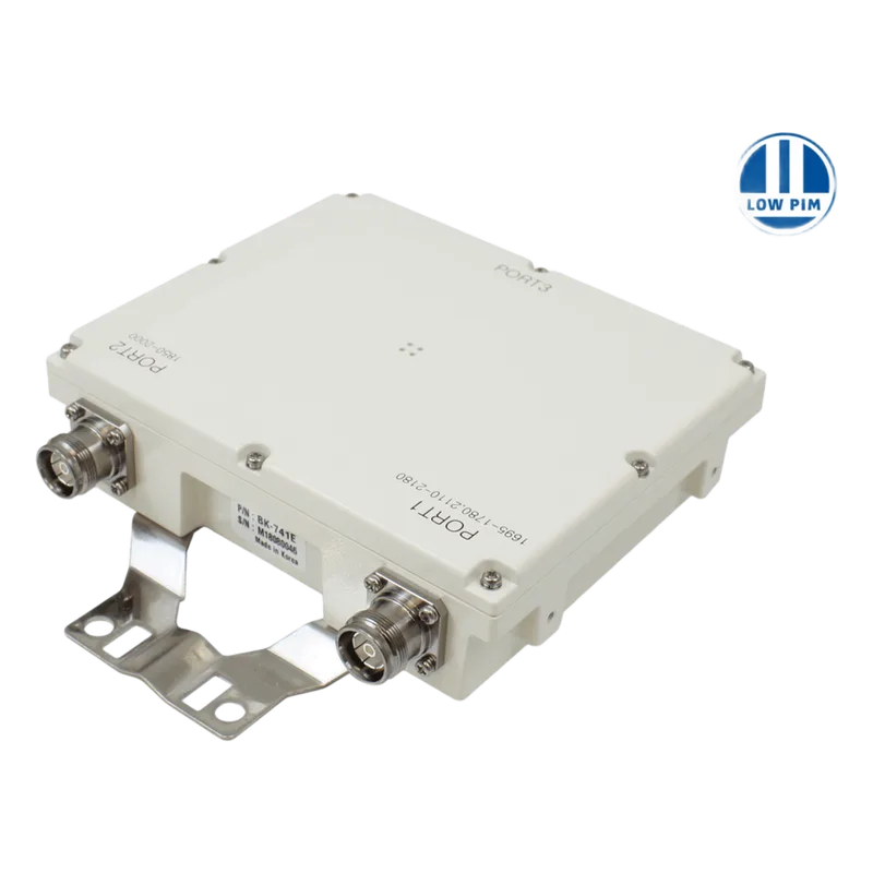 Filtro Diplexer AWS/PCS / Bandas AWS-1 1695-1780 MHz y AWS-3 2110-2180 MHz / Banda PCS 1850-2000 MHz / 250W CW por Entrada / Baja Pérdida <0.3 dB / Aislamiento >50 dB / IP67 / Low PIM Garantizado / Conectores 4.3-10 MICROLAB BK-741E